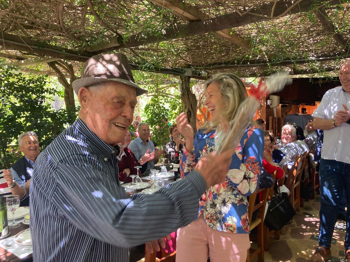 Carmen__Ferrer's tweet photo. Hoy hemos celebrado los 50 años de Cas Pagès. Medio siglo manteniendo la esencia de la gastronomía tradicional ibicenca, una muestra perfecta de #tradiciónalacarta.  También hemos felicitado a Toni por sus 90 años. Molts anys i bons!! https://t.co/wKbkX7IXgj