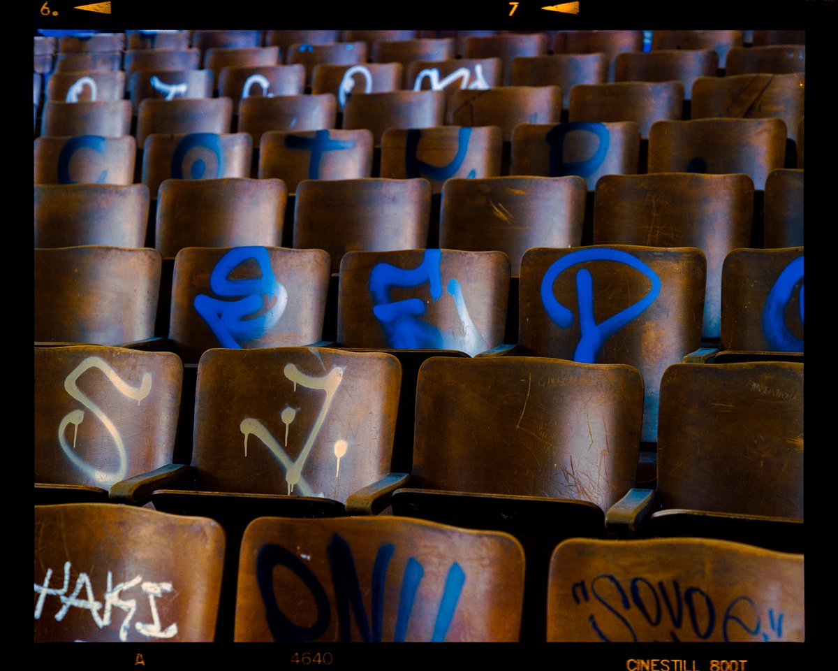 _dipsauce's tweet photo. gm twitter. a rarity in the pnw, this abandoned school auditorium was cool to see.
-
-
120 film - Cinestill 800t - Pentax 67 https://t.co/DERcPpvTD5