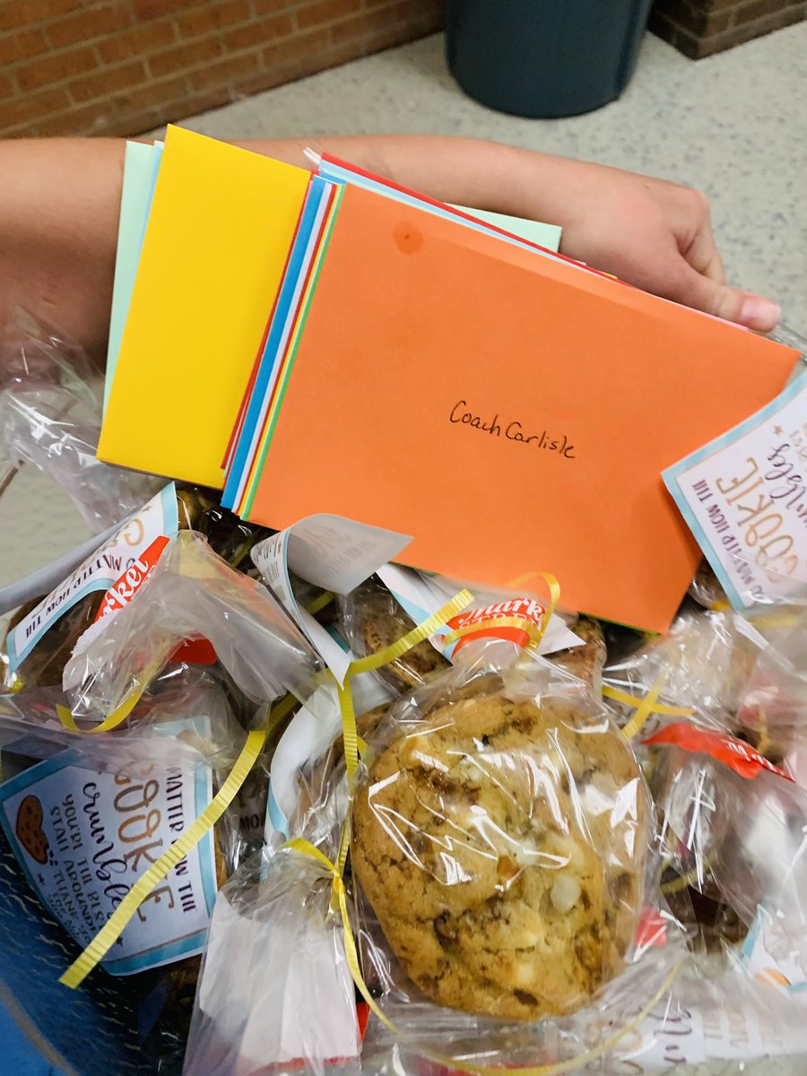 leigh_casares's tweet photo. Happy teacher appreciation week to our @FHSRaccoons staff! We loved getting to deliver notes and cookies to you all from the @friscocc counselors and admin team. Y’all are the absolute best!!! https://t.co/s5Fus0MoOn