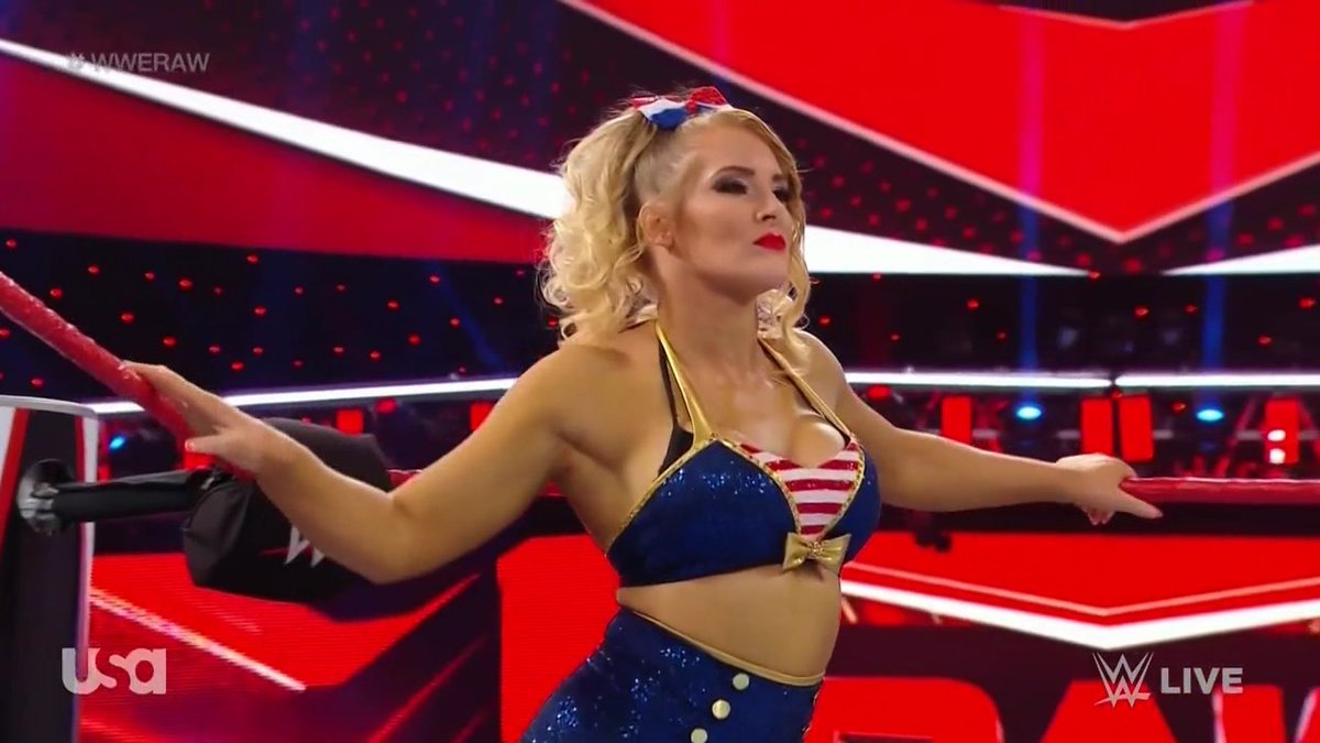 LaceyFansite's tweet photo. Daily Photo #LaceyEvans #LikeALady #LadyOfWWE #WWERAW https://t.co/ohF3EMeKkB