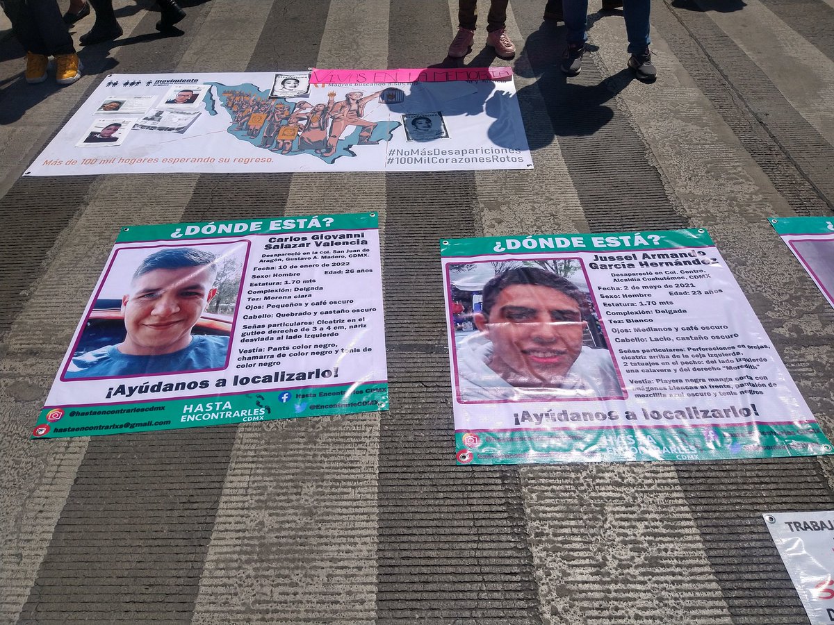 indioverdem's tweet photo. Todas son causas juntas, lo lamentable los acarreados, no accedieron a preguntas solo a medio de comunicación chayoteros muy mediático y tendencioso incluso con ecenografias para un documental, siendo sarcástico falto haceme un selfie y con la mano hacer la V https://t.co/YcEIVviA9Z