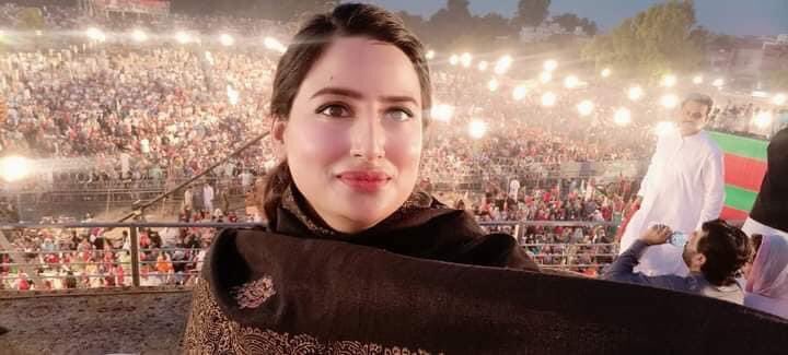khandoachohan's tweet photo. #امپورٹڈ__حکومت__نامنظور
#maleehahashmi https://t.co/BsoGxdI0f3
