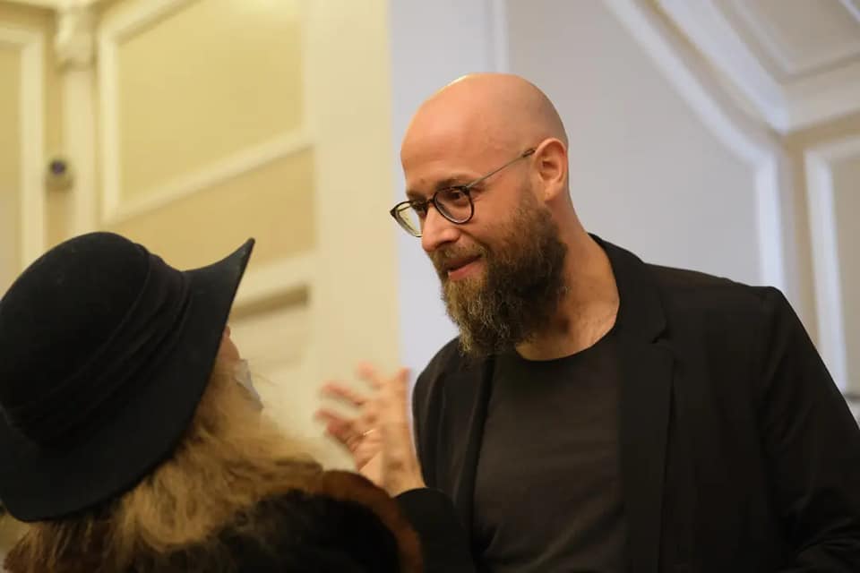 culturalesarg's tweet photo. Con el objetivo de presentar obras de teatro y películas argentinas, se realizó en @ARGenNewYork la presentación del primer film de los hermanos @LeandroTaub y Jonathan Taub: "Externo". https://t.co/iZ9EhQjfsn