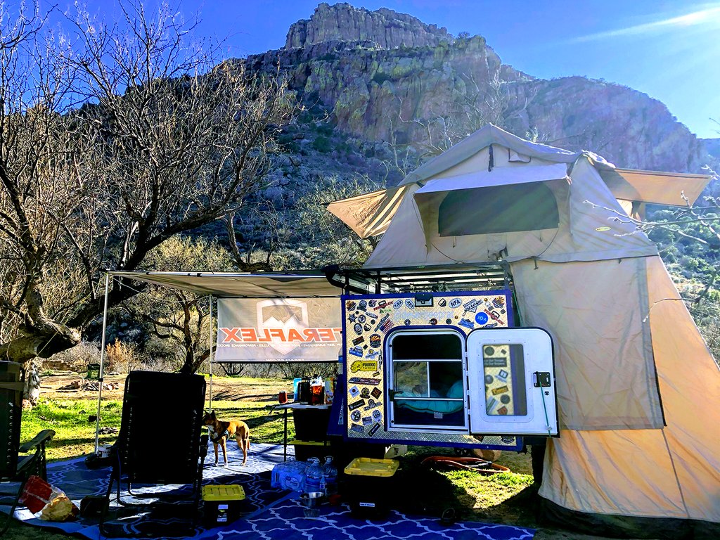 Desertjeeprat's tweet photo. The Blue Steel trailer version 3.0 setup.

#overlanding #overlander #overlandlife #overlandlifestyle #weekendlander #offroading #overlandvehicle #overlandcommunity #comfycamping #truckcamping
#campinglife #campfire #camp #glamping
#doityourself #diyproject #diyideas #diyprojects https://t.co/3Nh7GUMQDN