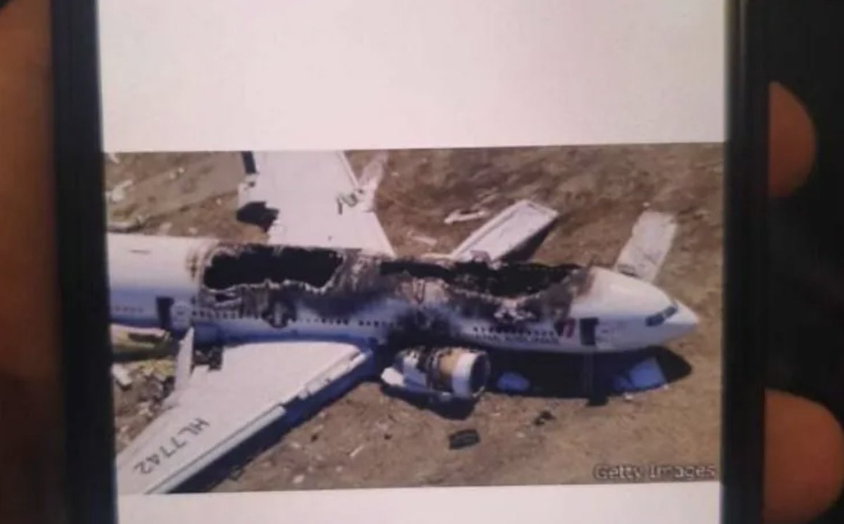 UNILAD's tweet photo. A flight from Israel to Turkey had to be aborted after passengers were sent chilling pictures of plane crashes.

After a panic broke out, the pilot made the decision to return to the terminal. https://t.co/8icwWkHjJG