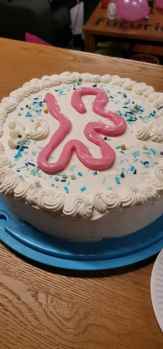 blanko_ry's tweet photo. Blankon kiltahuoneen pyöreitä 30-v. synttäreitä voi viettää vain näin upeiden kakkujen kanssa! 🍰 https://t.co/PJT1UYSrW5