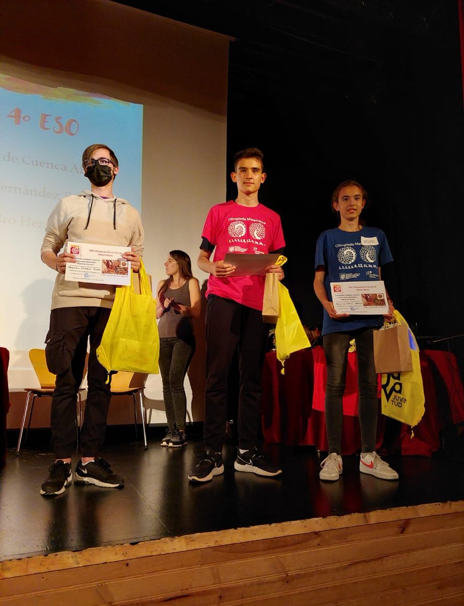 jymvedruna's tweet photo. Enhorabuena a Pablo Fernández de 4°ESO único representante de su categoría y a Miguel Alcalde y Paula Santiago, de 6º EP, por ser dos de los seis premiados entre los 150 niños. Todos han participado en la IV Olimpiada Provincial de Matemáticas promovida por  @socylemva https://t.co/TtpS2BfFxZ