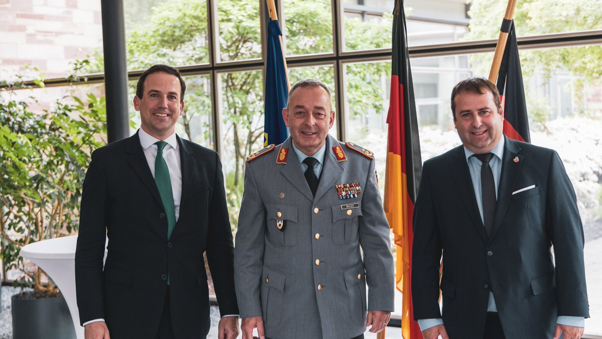 Corona-Krisenstab des Bundes um Generalmajor Carsten Breuer zu Besuch bei der saarländischen Landesregierung. Themen waren u.a. die aktuelle Lage-Bewertung und mögliche Optimierungschancen für die Fortführung der Impfkampagne #coronamanagement #saarland