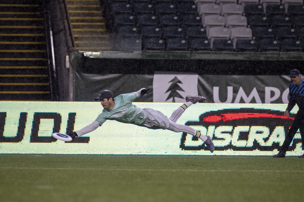 watchUFAtv's tweet photo. Layouts rain or shine ☔️

Eli Friedman with the big goal 

📸 John King @flatballphotos https://t.co/Fm7CGcfaq2