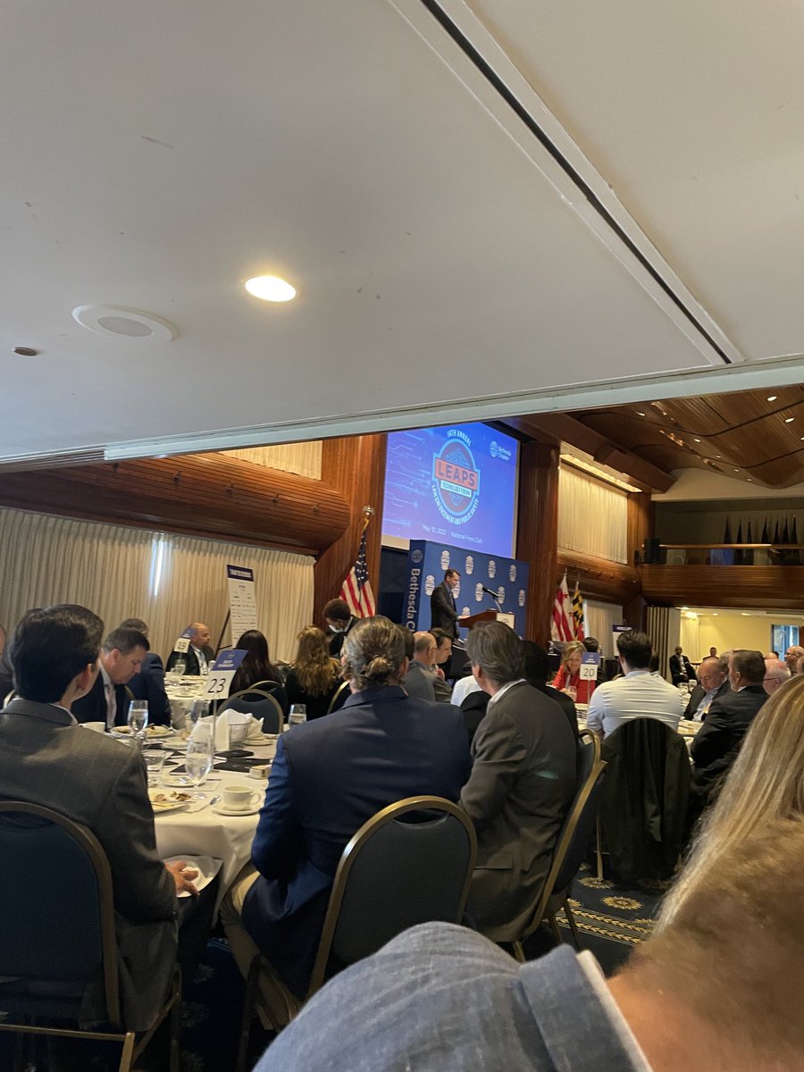 nholmes005's tweet photo. ⁦@AFCEABethesda⁩ a wonderful presentation on technology challenges in law enforcement https://t.co/H6ZioY93rk