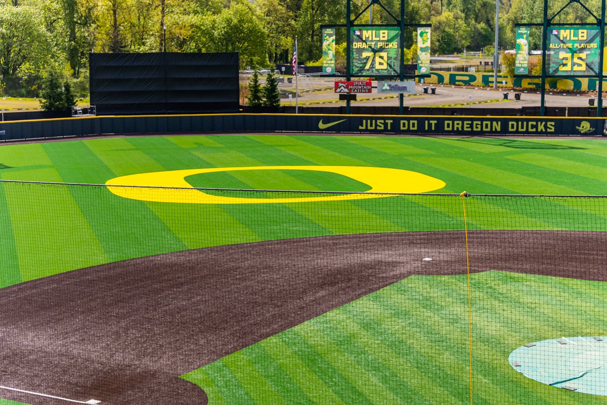 SportsDissected's tweet photo. 🦆 @OregonBaseball’s PK Park 😍

Our video tour 🎥: https://t.co/ExpQlPuWAY https://t.co/2P9woKqS7G