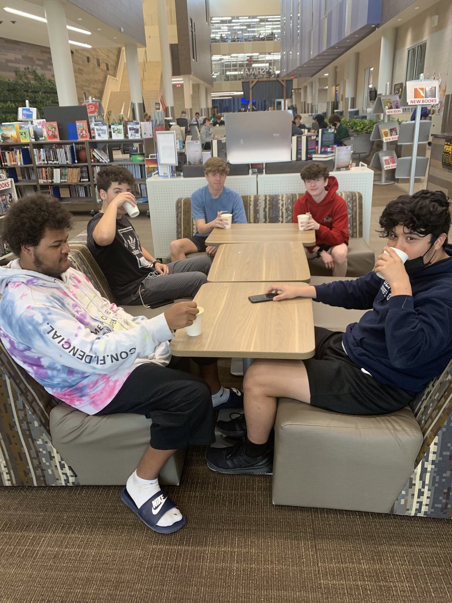 MelanieAMassey's tweet photo. “Very early, I knew that the only object in life was to grow” (Margaret Fuller). Time to breathe in fresh air & enjoy lemonade at our annual Transcendentalism poetry walk @Ms_Burhans! We are reading Thoreau, Emerson, & Fuller on this warm and sunny day! #WestIsReading https://t.co/ARtZT1qdN0