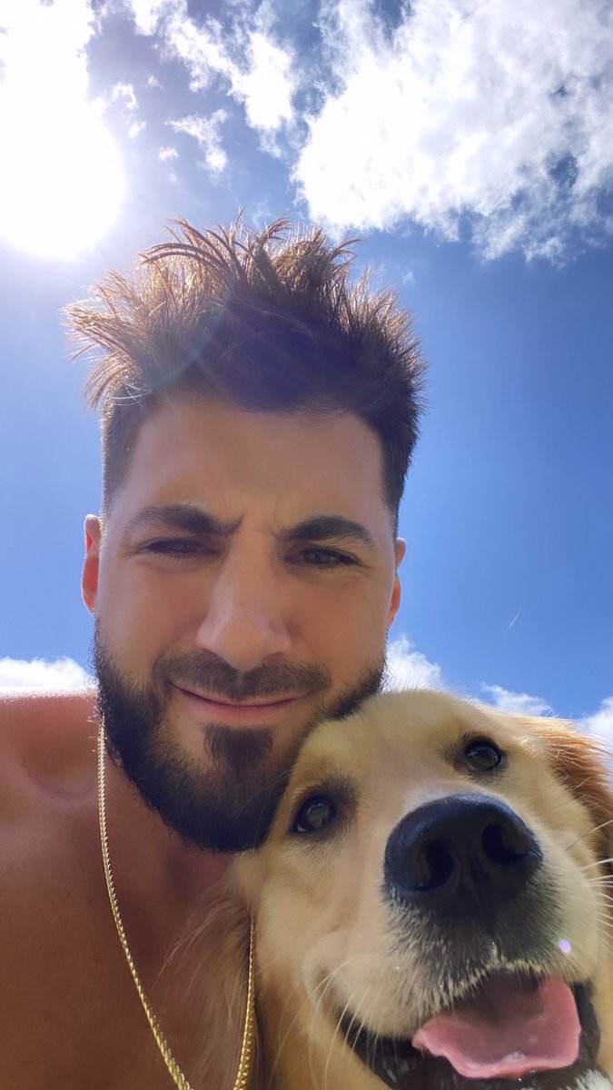 Good afternoon ☀️

NEW APEX SZN VIBES! Your boy is rested &amp; rejuvenated. Storm Point’s back! Gonna be grinding Ranked all day with lil Sanders &amp; G. See ya in there soon gang! 🔥

Twitch.Tv/Nickmercs 
#MFAM | #FaZeUp