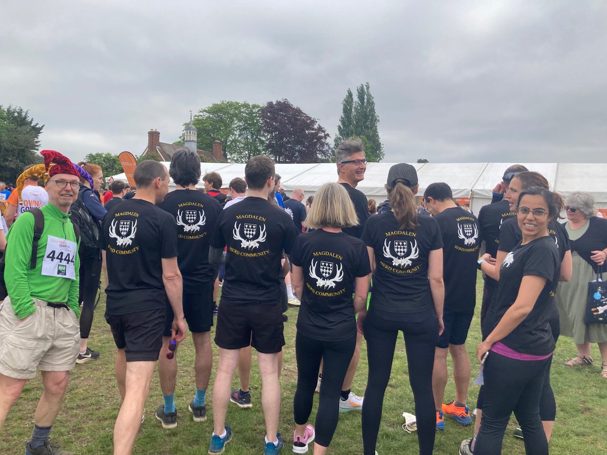 anthrolog's tweet photo. Congratulations to all #teamMagdalen runners who completed the @TownandGown10k on Sun π
A non-representative sample is pictured below, ranging in age from undergrad student to emeritus fellow ππ»ππΏββοΈππΌππΎββοΈππ½ππ½ββοΈππΎππΌββοΈππΏππ»ββοΈ
#herdCommunity #Oxford #TownAndGown10K #musclesMatter #UKRunChat https://t.co/3s6PgMwQvd