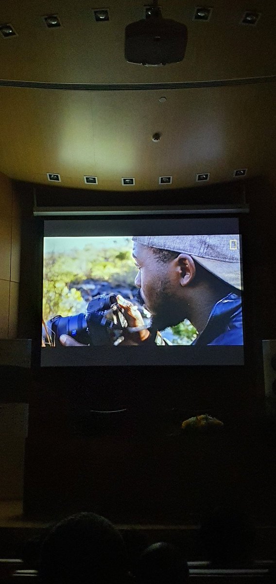 EricaPTavares's tweet photo. O @NatGeo acaba de assinar um acordo com a #TAAG e a #TPA para promoção do seu novo documentário #Kwando na TV e aeronaves.
@mauro_s3rgio sempre nas barras, a representar ✊🏽🇦🇴.
Ainda temos muito para conhecer, ainda temos muito por fazer. 💚 https://t.co/KCIoPcyDSl