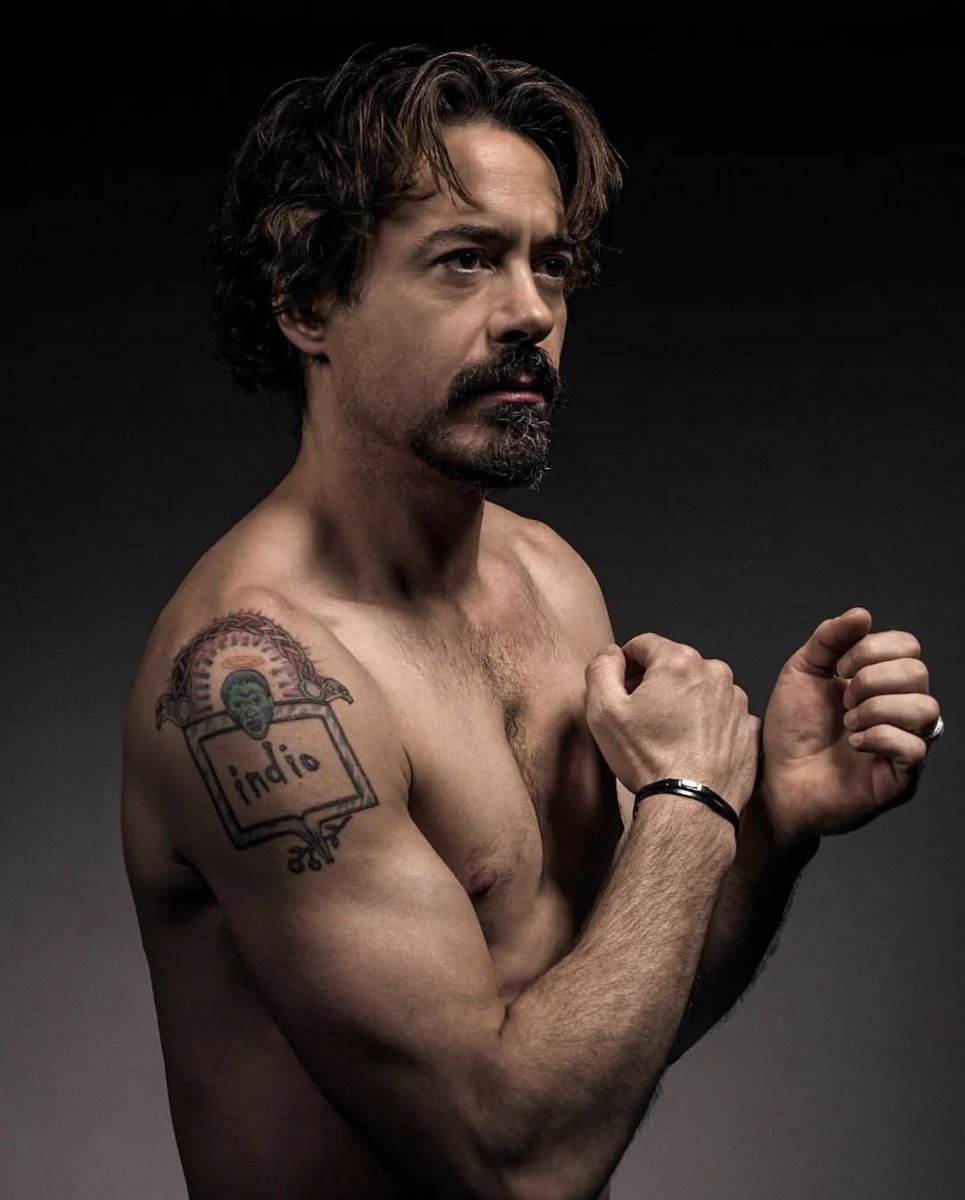 rdjpicsvault's tweet photo. Uhmm okay https://t.co/wQAb3fl9Ky