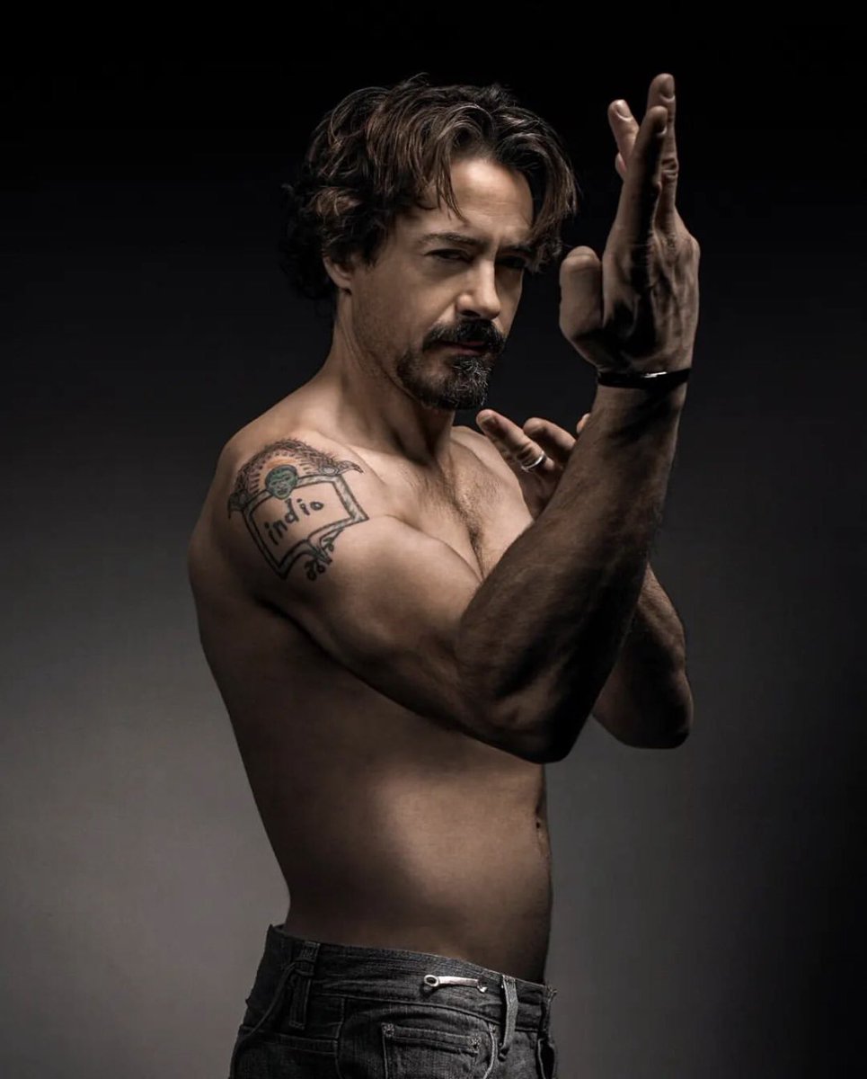 rdjpicsvault's tweet photo. Uhmm okay https://t.co/wQAb3fl9Ky