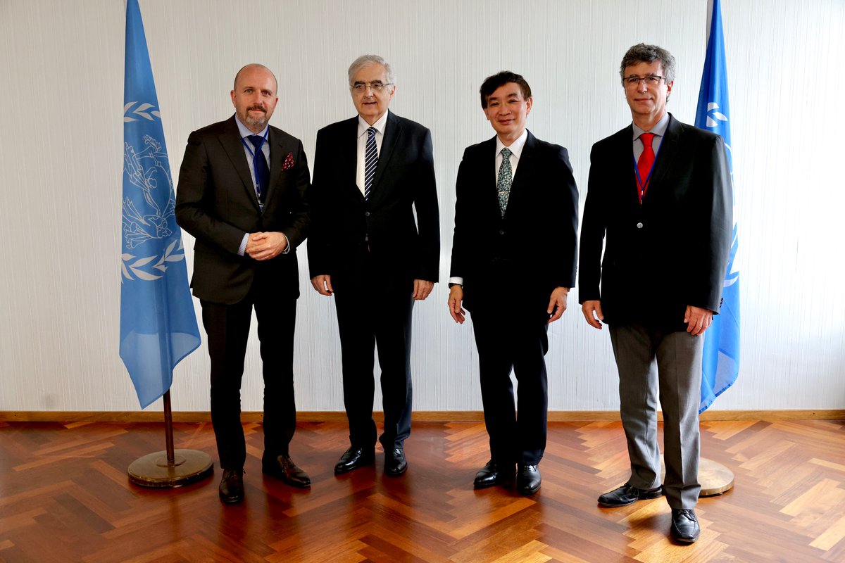UPU_UN's tweet photo. An immense pleasure to meet Mr Mateo Gómez Ortega, #Argentina's Undersecretary of Telecommunications & Connectivity, & H.E. Amb. Alberto D’Alotto. The success of the #vaccination campaign facilitated by #CorreoArgentino is an outstanding example of best practices in #Post4Health. https://t.co/UNPxq7sP4e