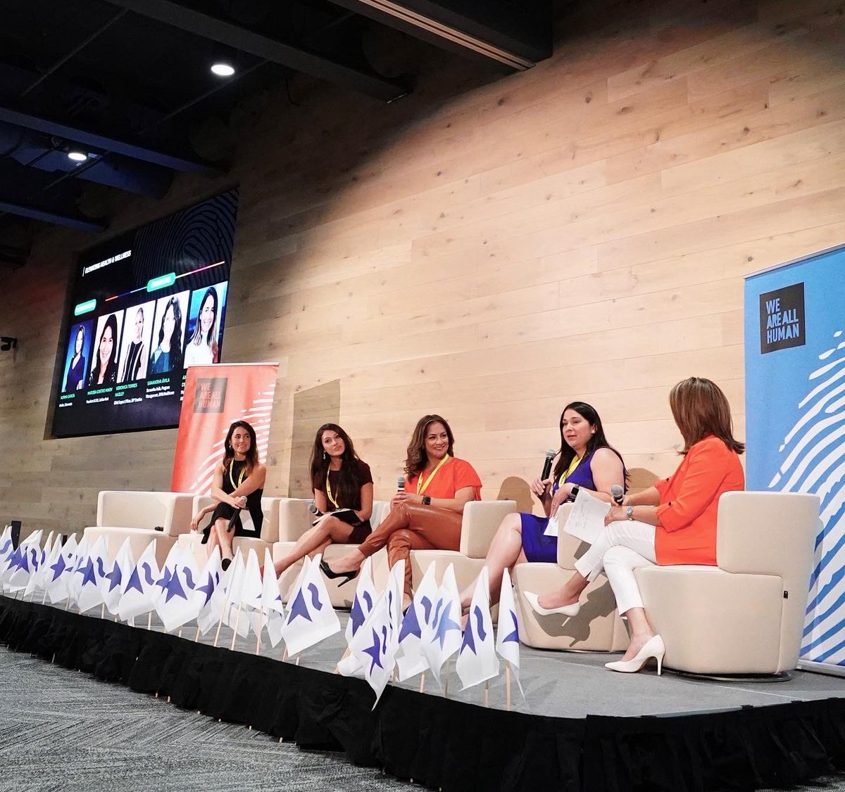 sam_soleil's tweet photo. It was such an honor sitting on the Elevating #Health &amp; #Wellness panel at the #HispanicLeadershipSummit last week hosted by @WAAH_Foundation &amp; @TheHispanicStar! We had an incredible discussion on mental health, access to #healthcare and activating #healthy lifestyles! https://t.co/3kGW6Wc9z5