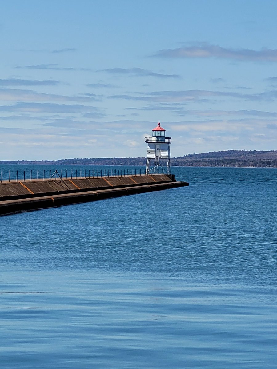 JGtrvlr's tweet photo. @LakeSuperior You are such a pretty blue. https://t.co/f6D8GkNHPW