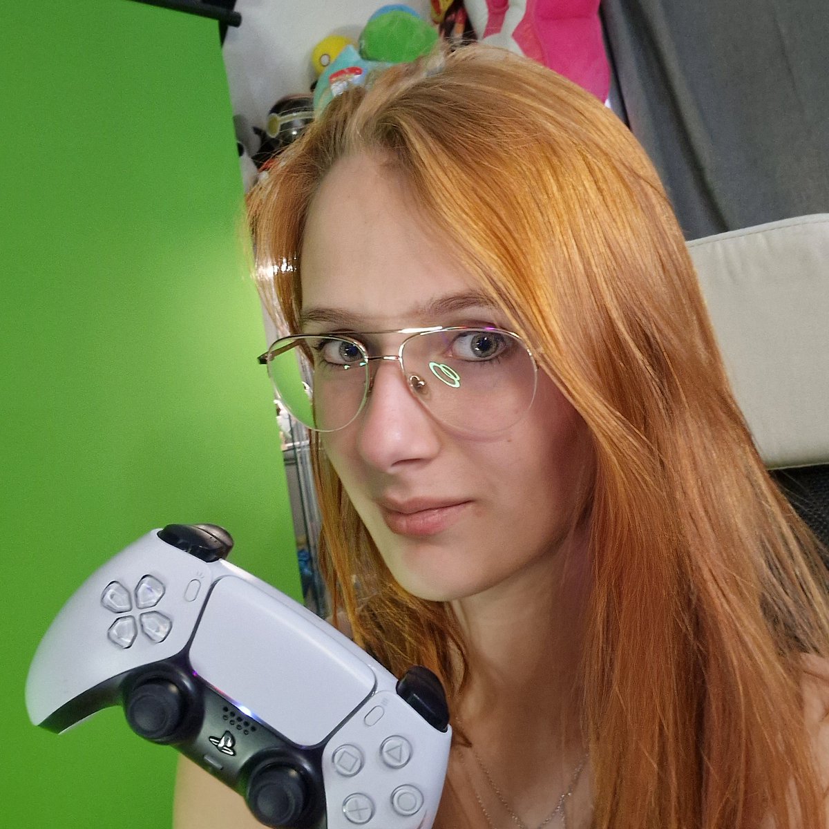 NinaTheSup's tweet photo. 💜Jetzt Live auf Twitch💜
Elden Ring time.
Wir sind irgendwie im Untergrund gelandet und müssen uns direkt am Anfang mit einem Drachen rum schlagen 🤣
https://t.co/drB4VKgUss
#gaming #celebration #gamergirl #twitch #new #PS5
#hype #openin
#eldenring @TwitchDE @TwitchSupport https://t.co/NVsysllHag
