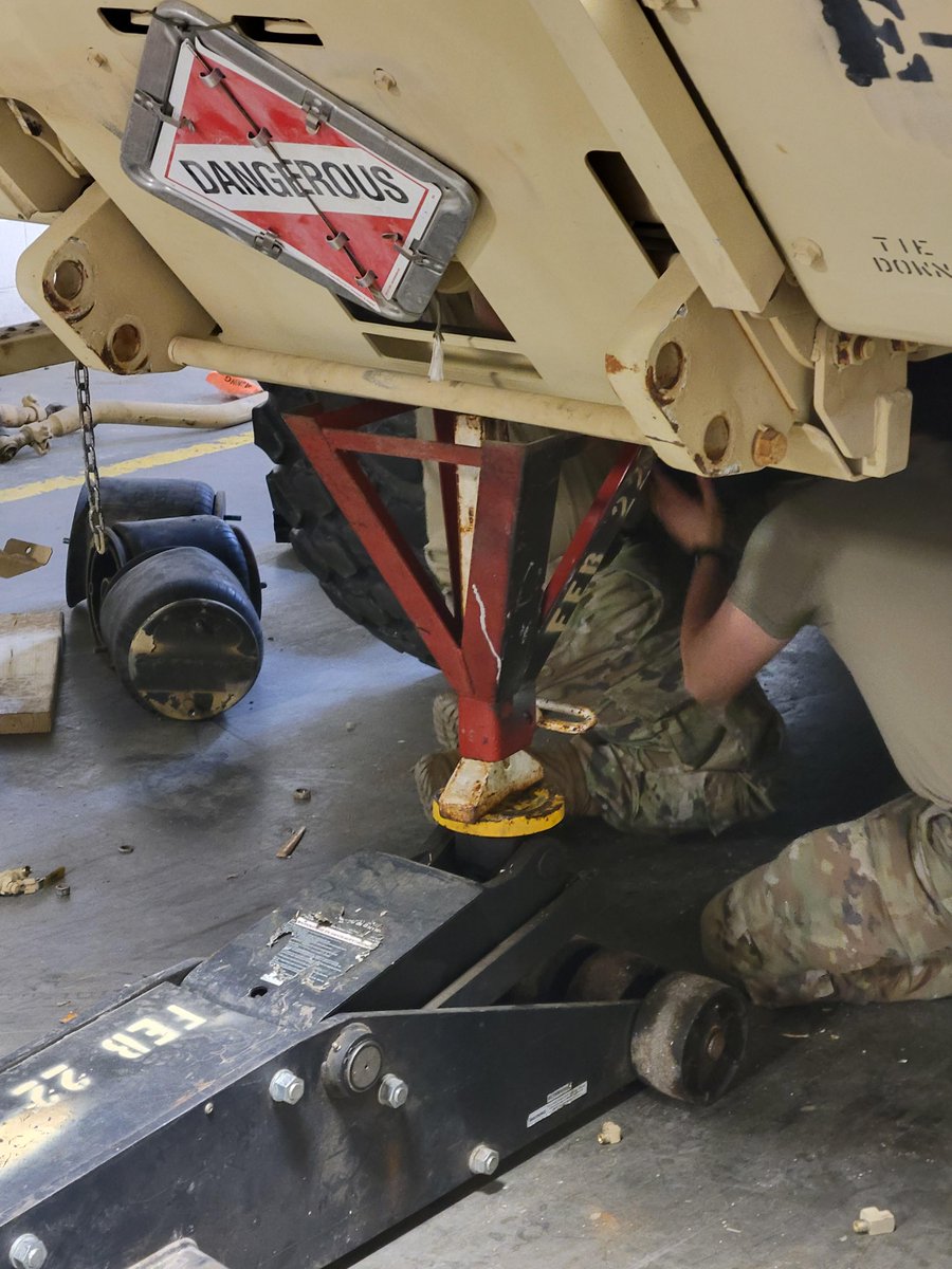 Elbegger's tweet photo. @TheWTFNation Real mechanics aint afraid of shit Sarge. https://t.co/BR4Q0o0IaM