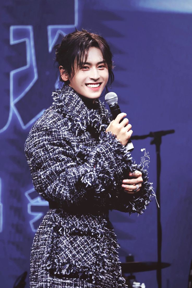 LPFAMILY's tweet photo. #张哲瀚 #ZZH31STBIRTHDAY #จางเจ๋อฮั่น #ZZHBeOurSmile ถึงเธอนะคุณคนเก่ง เก่งมากๆเลย ที่ผ่านมาทำได้ดีมากเลยนะ ถ้าเหนื่อยก็พักผ่อนนะอย่าหักโหมมาก พวกเราจะรอเธออยู่ตรงนี้เสมอ อย่าลืมว่าเธอน่ะเก่งที่สึดในโลก เจ๋งที่สุดในโลก น่ารักที่สุดในโลก ขอให้มีความสุขนะ คนเก่งของฉัน💗💖 https://t.co/jG3Lys9mn4