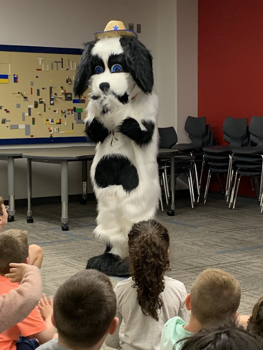 BESbooklady's tweet photo. A big thank you to the Colleyville Public Library for coming to share information with our @BESTexans about the summer reading program! #BESlib #ReadYall #SummerFun https://t.co/IbXlZW4G3n