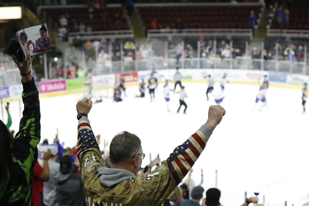 Peoria_Rivermen's tweet photo. Some of our favorite moments from the finals...
📸  @timlesterimages/@fieldpasshockey https://t.co/TqNht41gdD
