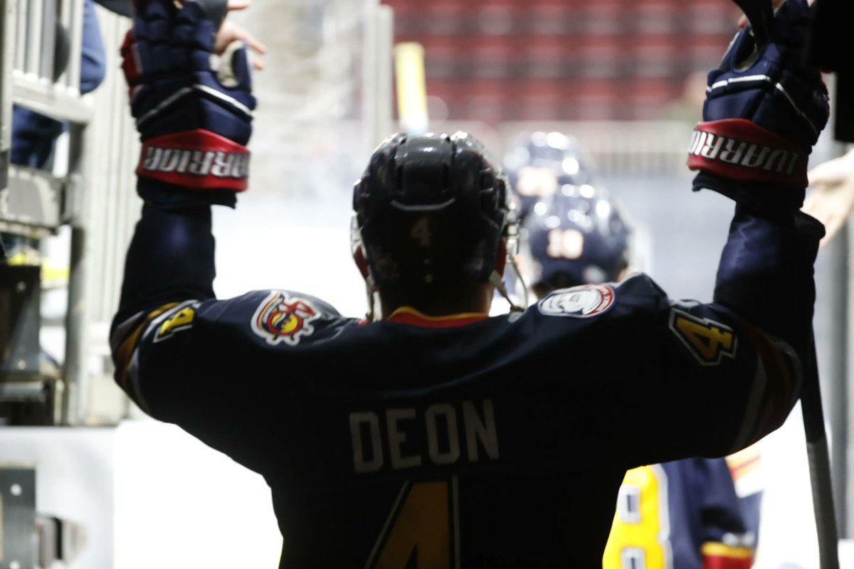 Peoria_Rivermen's tweet photo. Some of our favorite moments from the finals...
📸  @timlesterimages/@fieldpasshockey https://t.co/TqNht41gdD