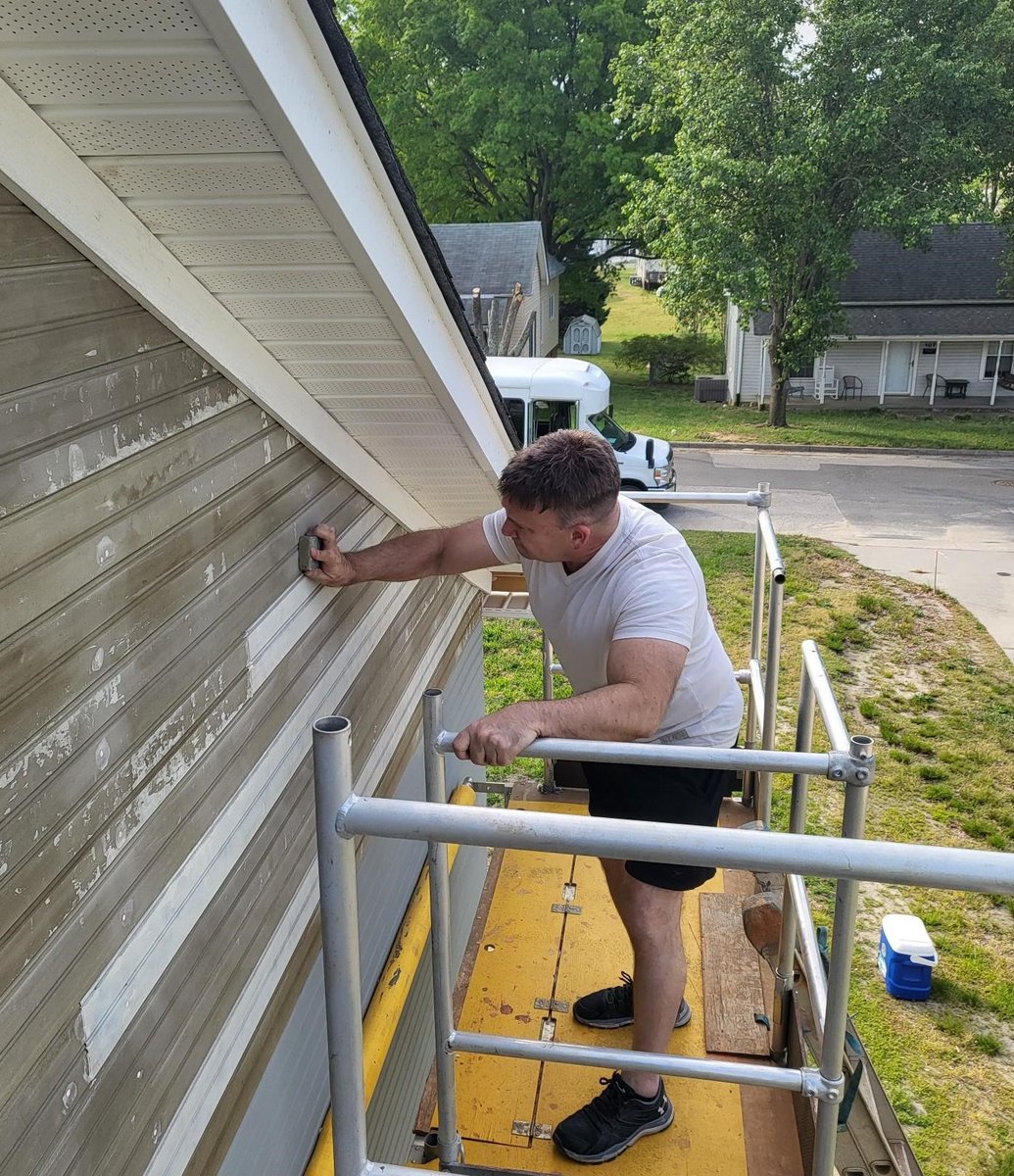 RCCCedu's tweet photo. Instructors and students from our Adult Basic Education programs teamed up to give back to the community by working on a Habitat for Humanity job site in Landis. Thanks to everyone who volunteered their time to help out! #GivingBack #CommunityOutreach #NavigationNation https://t.co/vhgTh1op5L