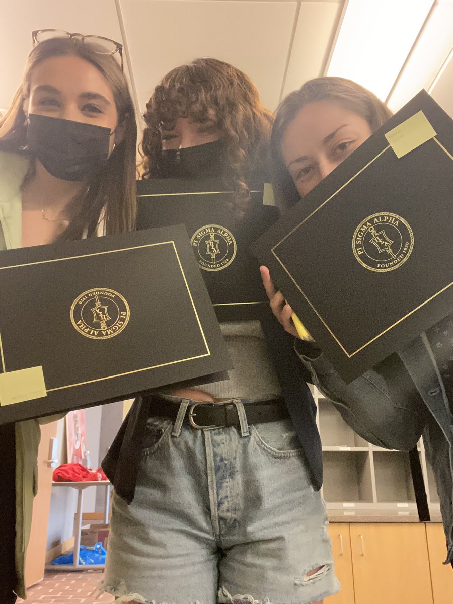SamBesca's tweet image. Our department didn’t have any ceremonies for its honors students so we’re celebrating ourselves lol #pisigmaalpha #politicalsciencegang
