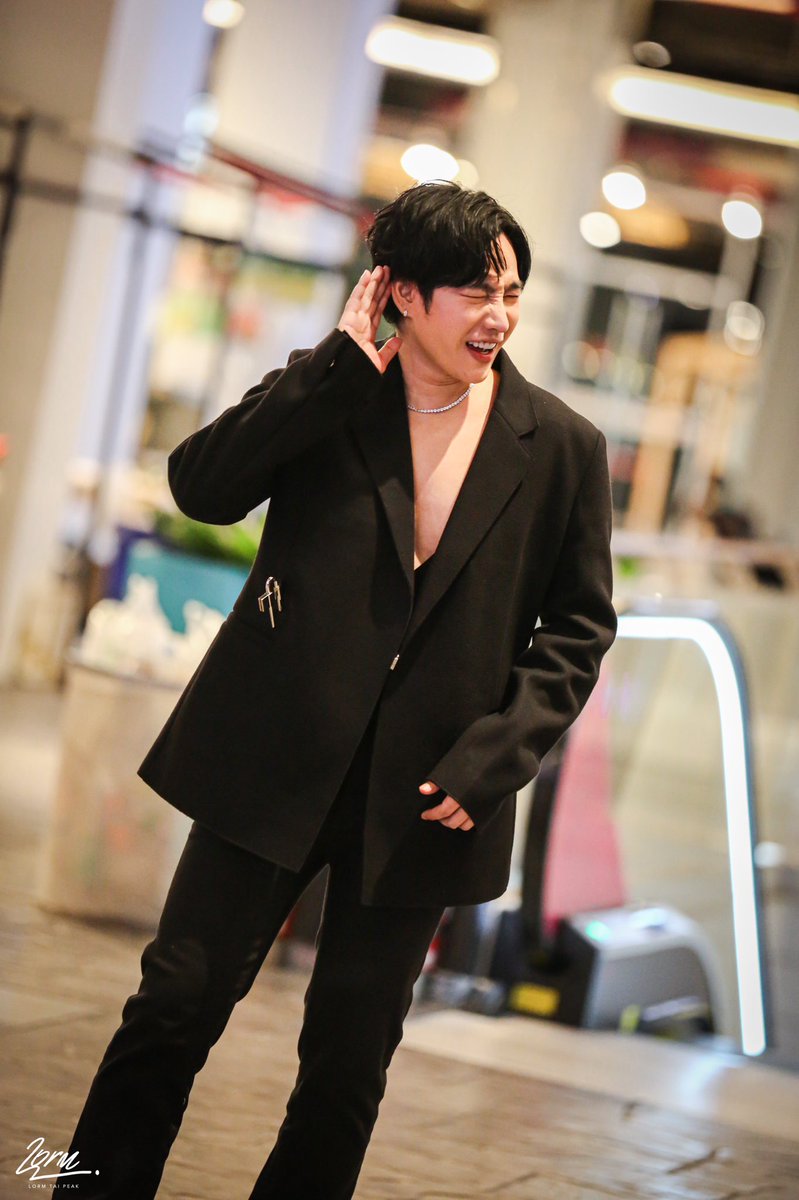 Lorm_Tai_Peak's tweet photo. I MISS YOU 🤍🥺

@peckpalit #TGMA2021xPeckPalit
#TheGuitarMagAwards2021 
#เป๊กผลิตโชค
#PeckPaLitChoke
#palitgallery
#TheMomentsOfLorm_Tai_Peak https://t.co/zVBTf6EifE