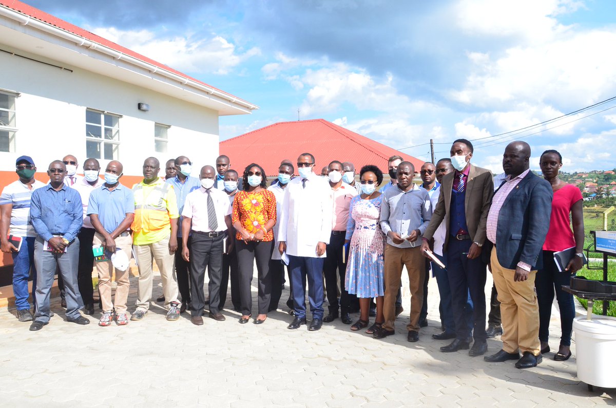 MbararaHospital's tweet photo. #Whileaway:Officials from World bank & @MinofHealthUG have been pleased by the newly completed laboratory that was funded by world bank thru @GovUganda. It will boost diagnostic capacity at @MbararaHospital @CelestineBarig1 @DianaAtwine @KagutaMuseveni https://t.co/9Va7Tnta2Y
