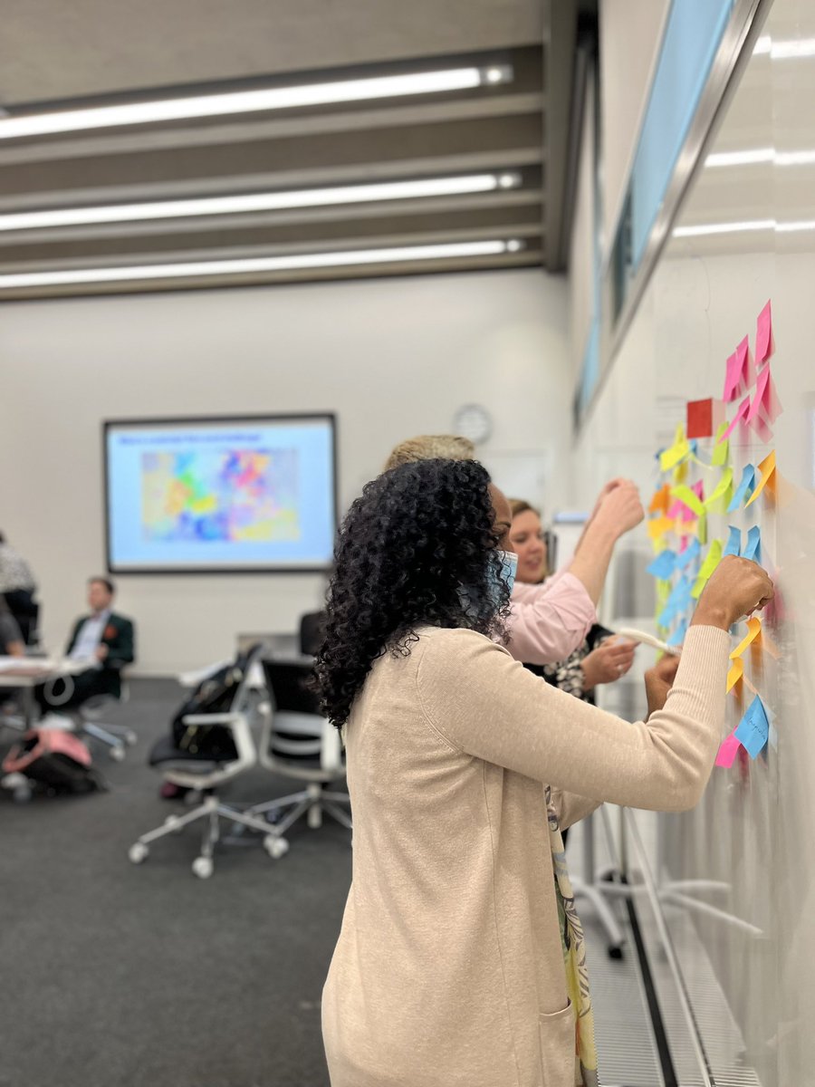 Young Global Leaders tweet media