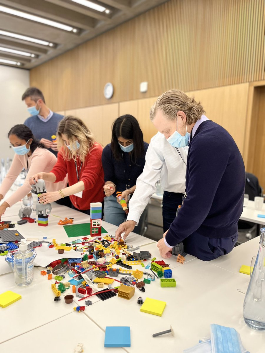 Young Global Leaders tweet media