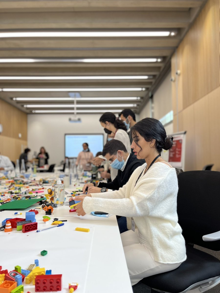 Young Global Leaders tweet media