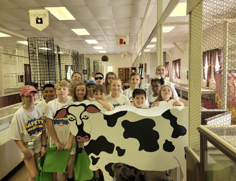 Natetide11's tweet photo. Farm Safety Day for our 4th graders!
#oneLC #EAGLESTRONGER https://t.co/3Ipq4KwUS3