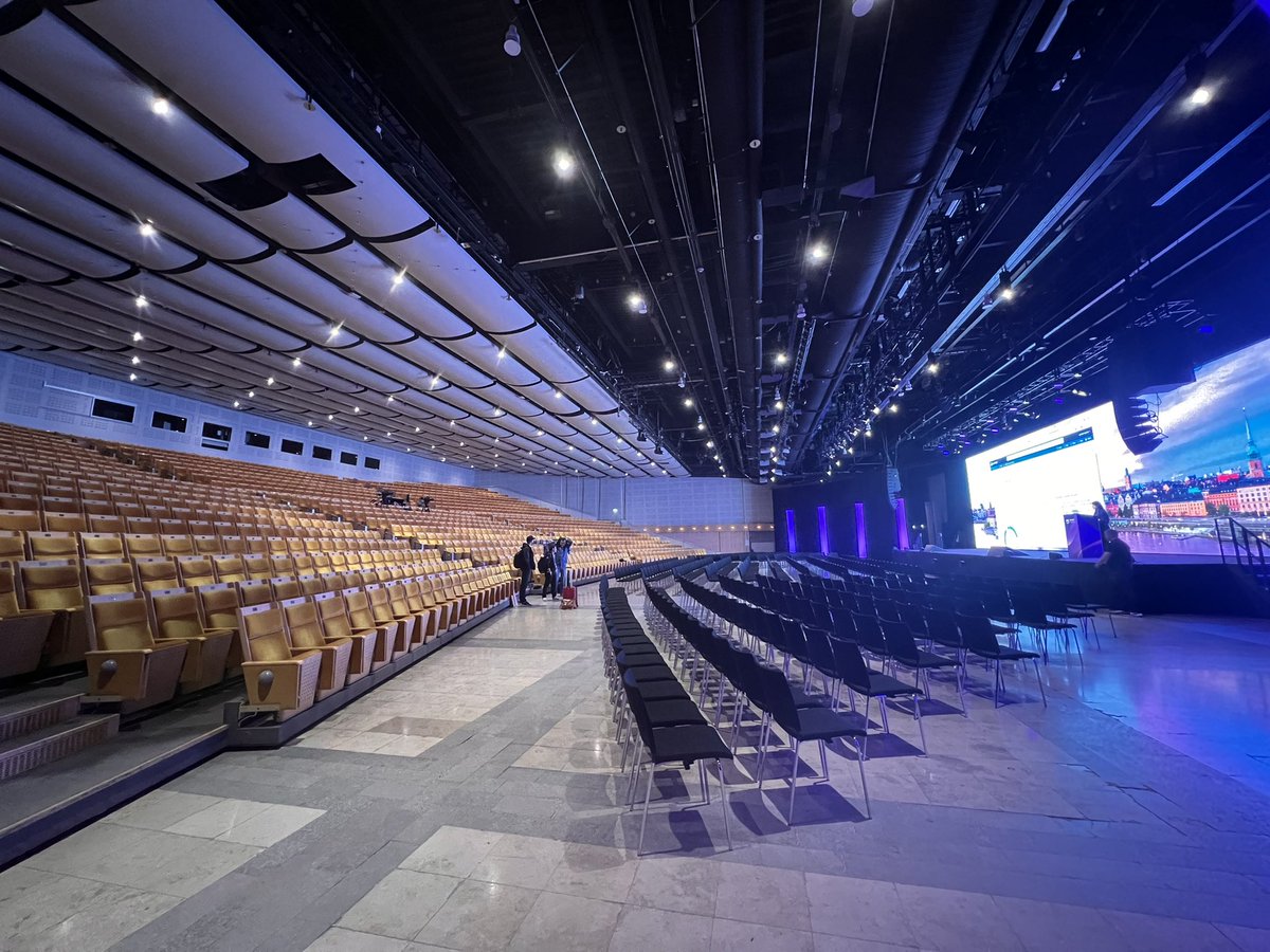 Laura J Hyatt tweet media