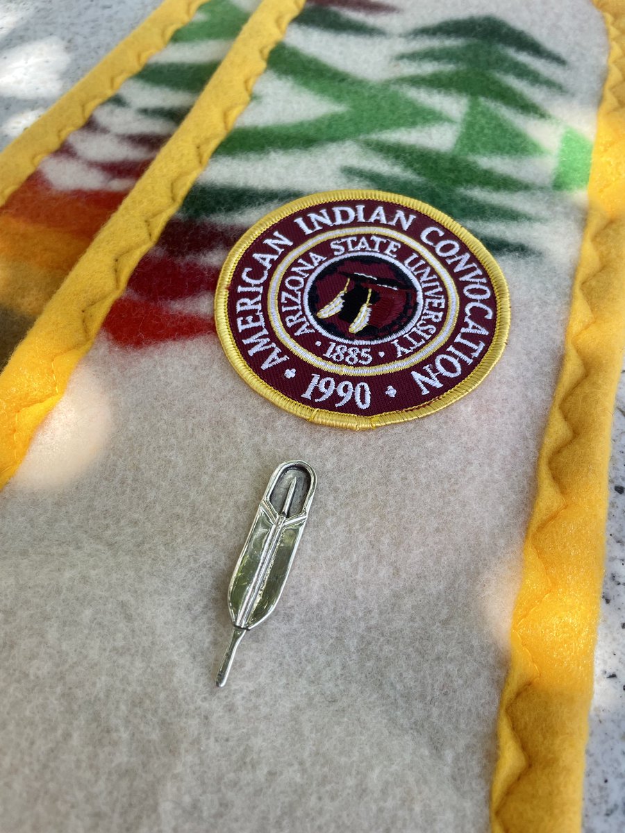 ASUTurningPoint's tweet photo. Know of a #NativeSunDevil graduating? Head on over to our Facebook & Instagram pages to nominate them for a chance to win one of our sterling silver feather pieces below!
Pin β‘οΈ head to our Instagram page
Keychain β‘οΈ head to our Facebook page
Good luck! https://t.co/oBWmzDXgQ2