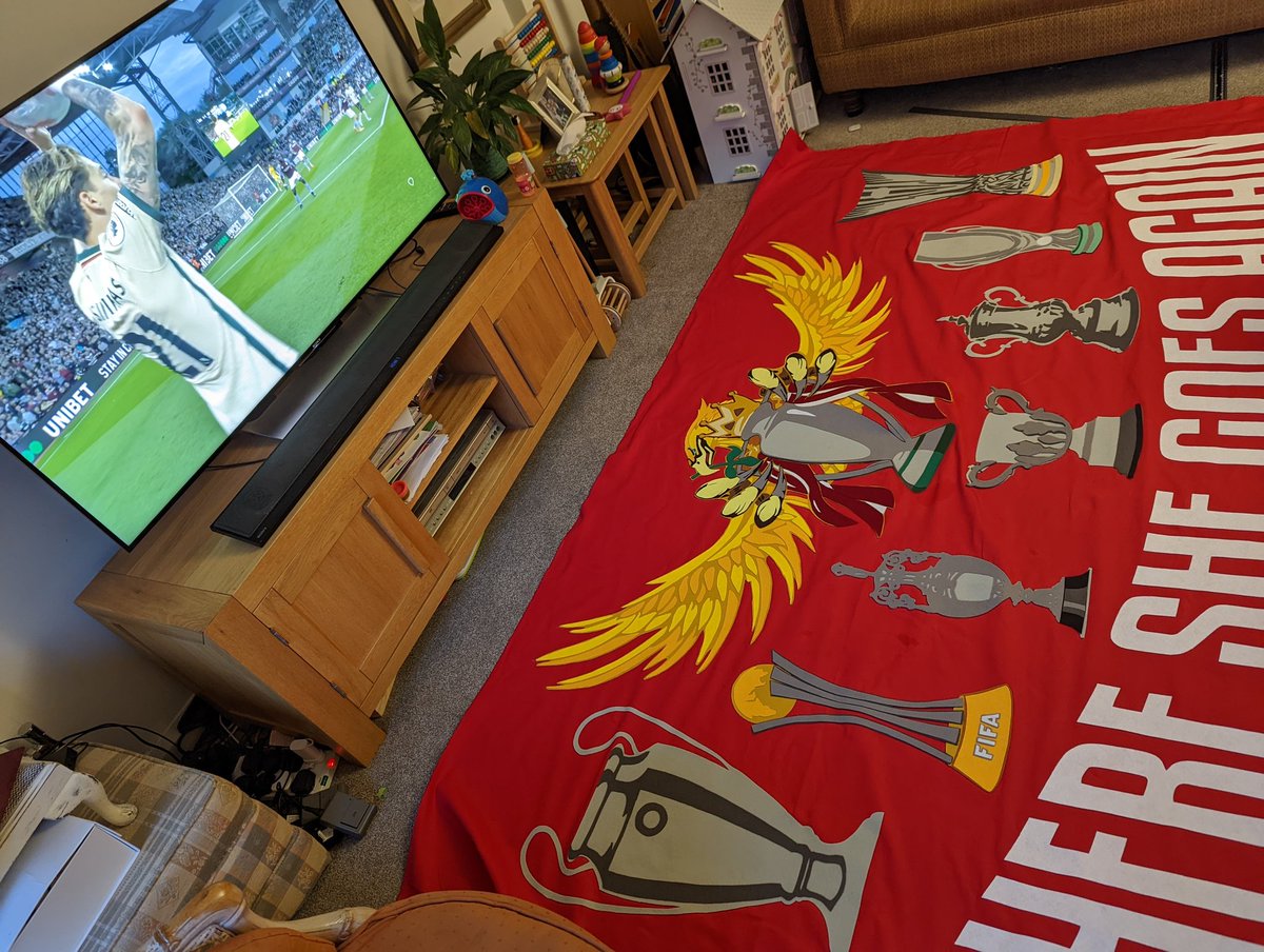 KopCraftsman's tweet image. And there it is... A month-long project in the end, where I definitely felt I'd bitten off more than I could chew. 
Please #RETWEET 🔁 so as many Reds as possible see my work ❤️
#ALabourOfLove #TheCraftsmanOfTheKop
🌐HandmadeBanners.co.uk