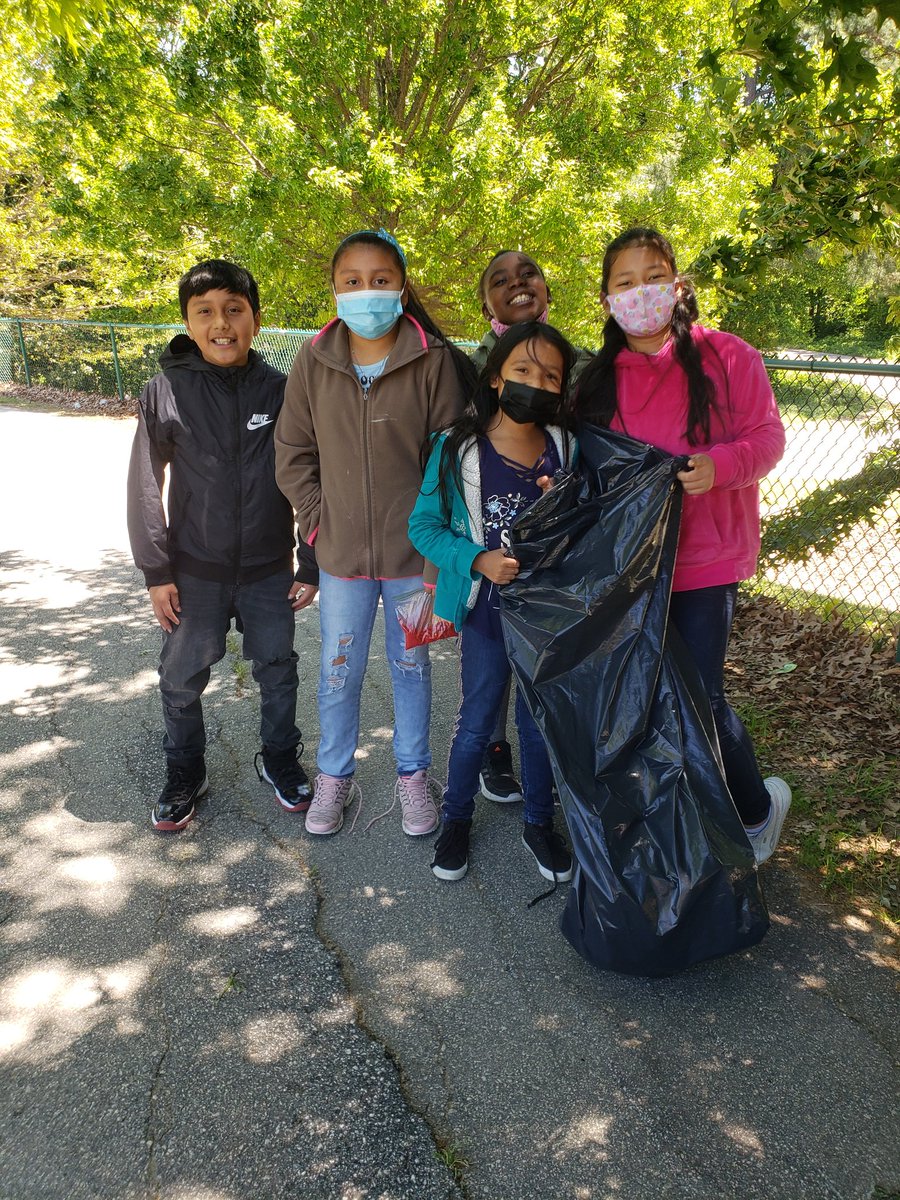 These 4th grade leaders choose to spend their recess cleaning up the trash on the playground.  One small act of kindness goes a long way. <a href="/EastGarnerES/">East Garner Elementary School</a> <a href="/oanderson2016/">Odessa Anderson</a> <a href="/EducatorAllain/">Austin</a>