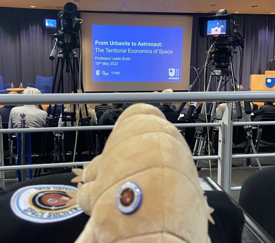 TAThompson16's tweet image. Made it just in time! @space_ou @CaptainTardi #CaptainOnCampus #OUTalks