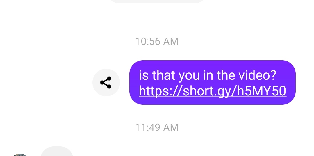 PrinceManohar14's tweet photo. @Facebook @MarkZukerberg  @PMOIndia @cyber @IndiaCyber @IndiaCyberLab
A spam msg rotating in Facebook messenger with given link below which hacked my account and sent the same link to all my contacts it's horrible please take a look URGENT
https://t.co/VwITm4H459 https://t.co/dfjvV1x5qQ