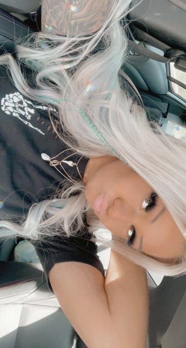 Watch ᗷᗩ𝗂ᒪ𝖤Y♡︎'s leaked NSFW photo on TwXstars