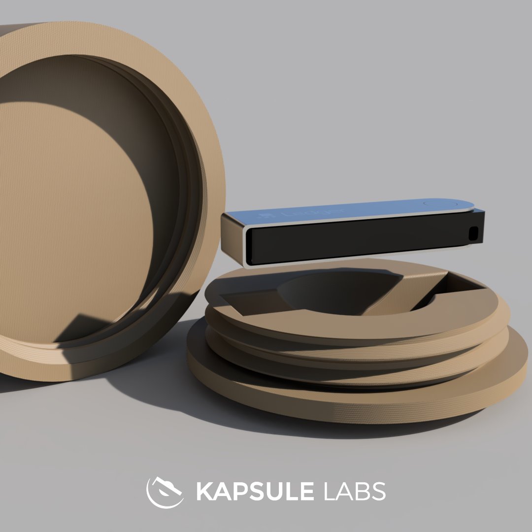 kapsule_labs's tweet photo. After several months of development, we are proud to announce that our first product is available for sale on Etsy 👏

Our Kapsules are compatible with Ledger Nano X and Nano S hardware wallets.

Link to the store : https://t.co/sQgVW0WeXO https://t.co/kzUwPnvecm