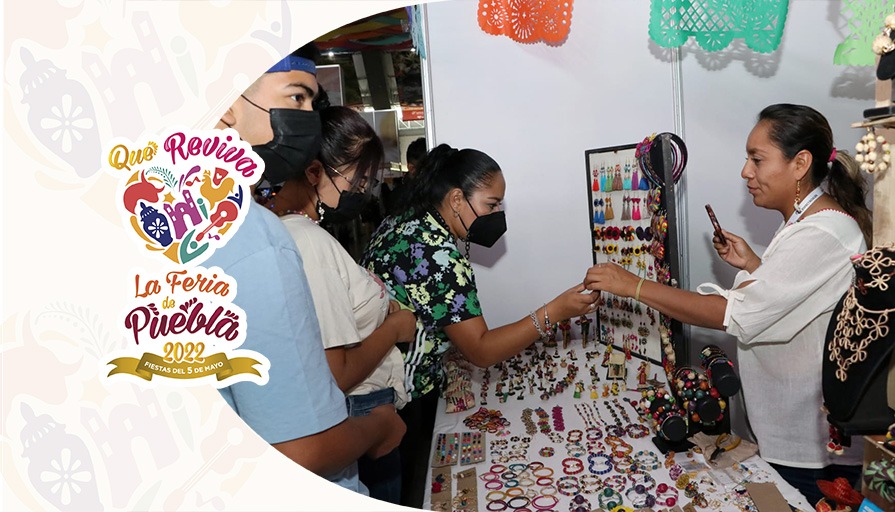 SDRGobPue's tweet photo. 🤠 Las y los poblanos disfrutan de momentos increíbles en la #FeriaDePuebla2022.🎡

Asiste con tu familia y pasa momentos inolvidables; disfruta de la gastronomía, de los pabellones, atracciones, artesanías, eventos culturales y de los conciertos. 🎤

¡Te esperamos! https://t.co/2yNmbUDHpy