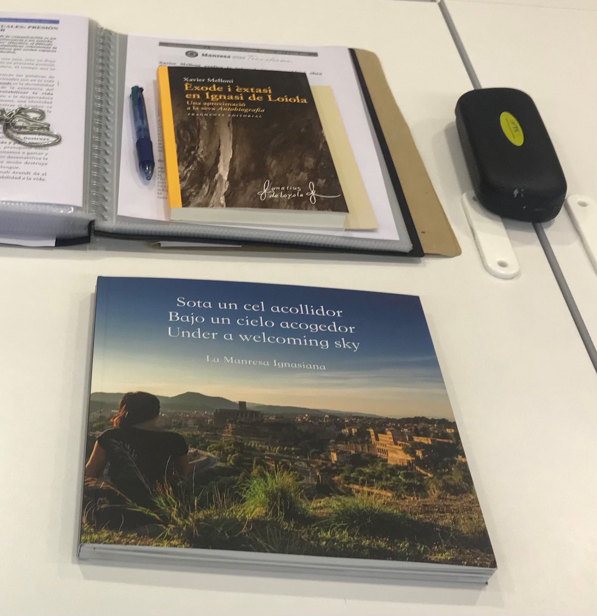 Biblioteca Ateneu Les Bases tweet media