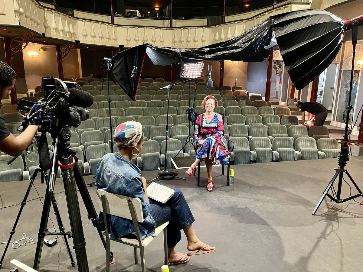 mcgambart's tweet photo. Tournage au Théatre Aimé Césaire de l’interview de Catherine Marceline, Présidente de l’association « Paulette Nardal au Panthéon » #LaCaseDuSiècle #France5tv #morganeproductions #uneprodàsoi https://t.co/fUYe7nbtpe