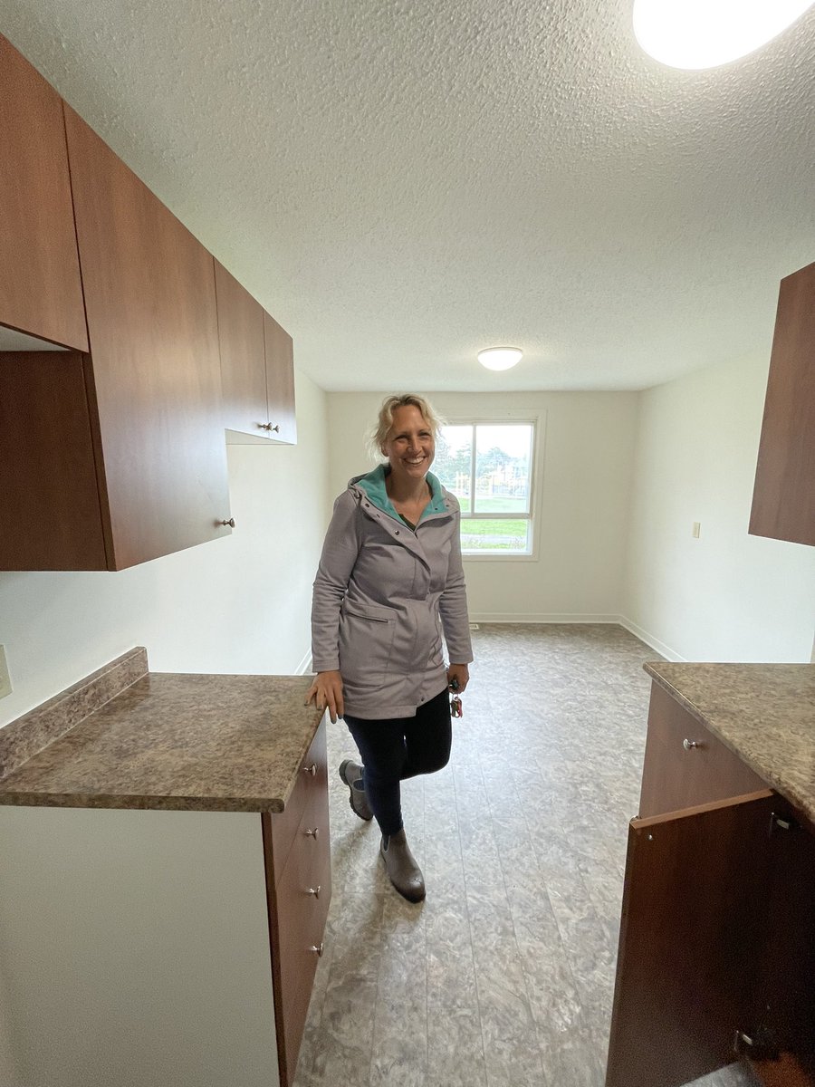 StephaneOCH_LCO's tweet photo. Did you know that @OCH_LCO turnover team is renovating 1,200 homes/year. From flooring to cabinets, our team makes sure tenants have more than a roof, but a home. The collaboration of our tenants &amp; partners is key to maintain our homes. https://t.co/ee9Tfcq2bC